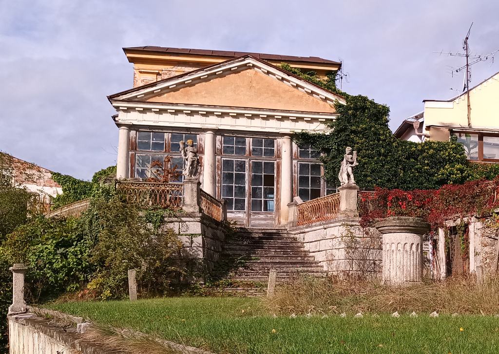 Landfrasova vila se zahradou je na prodej!  Piráti vyzvali vedení města, aby vstoupilo v jednání s majitelem vily